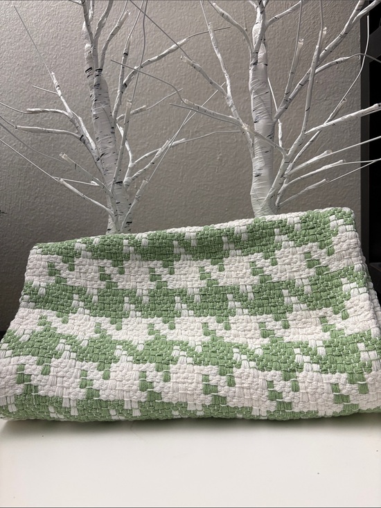 Other - Green and White Textured Table Runner